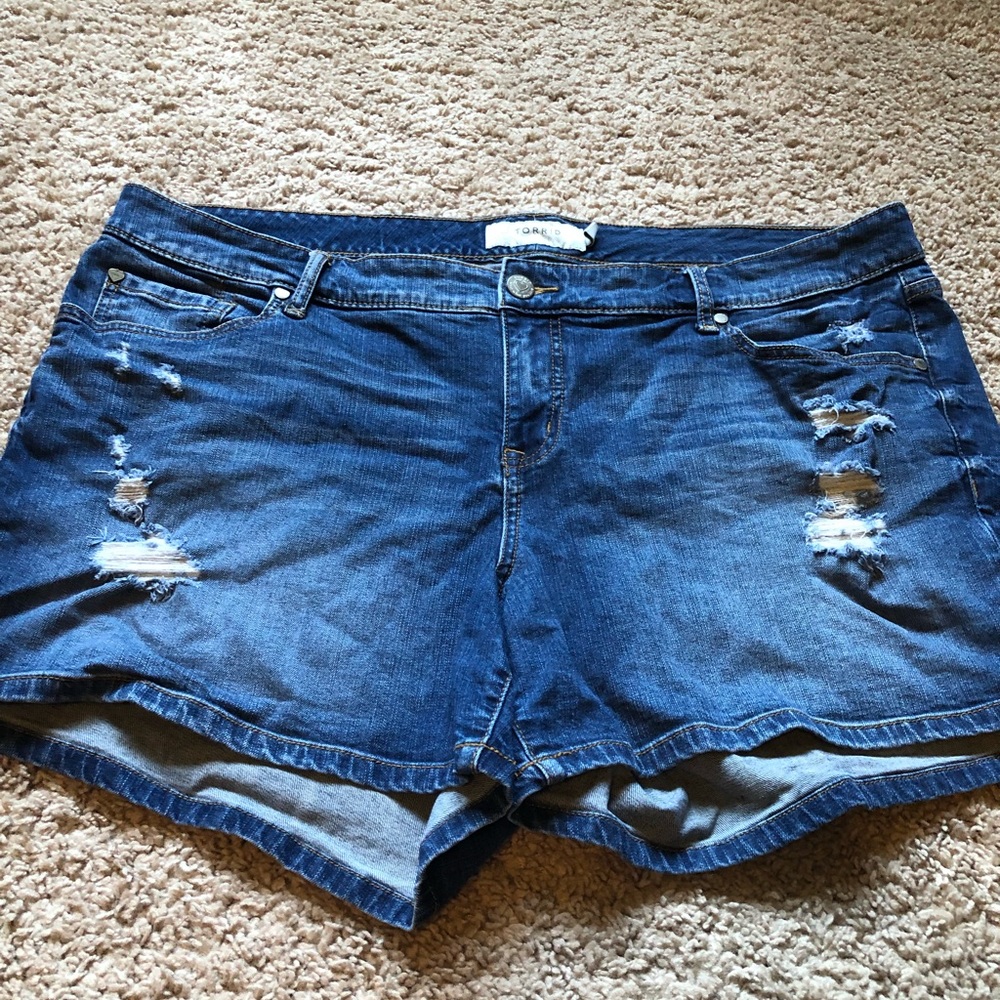Torrid Distressed Jean Shorts, size 20